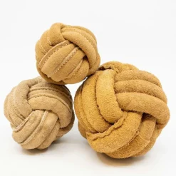 Hondenartikelen-HuggleHounds Huggle-Hide Natural Leather Ball Medium hondenspeelgoed