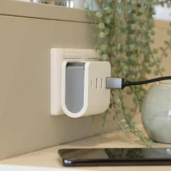 SHI USB 4x 4,8A wandoplader wit< Accu's & Batterijen