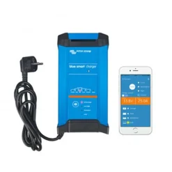 Accu's & Batterijen-Victron Energy  Blue Smart 12V/30A acculader met 3 uitgangen