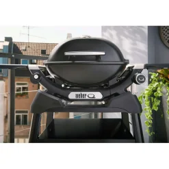 Weber Q 1200N gasbarbecue black inclusief onderstel< Gas Bbq & Buitenkeukens